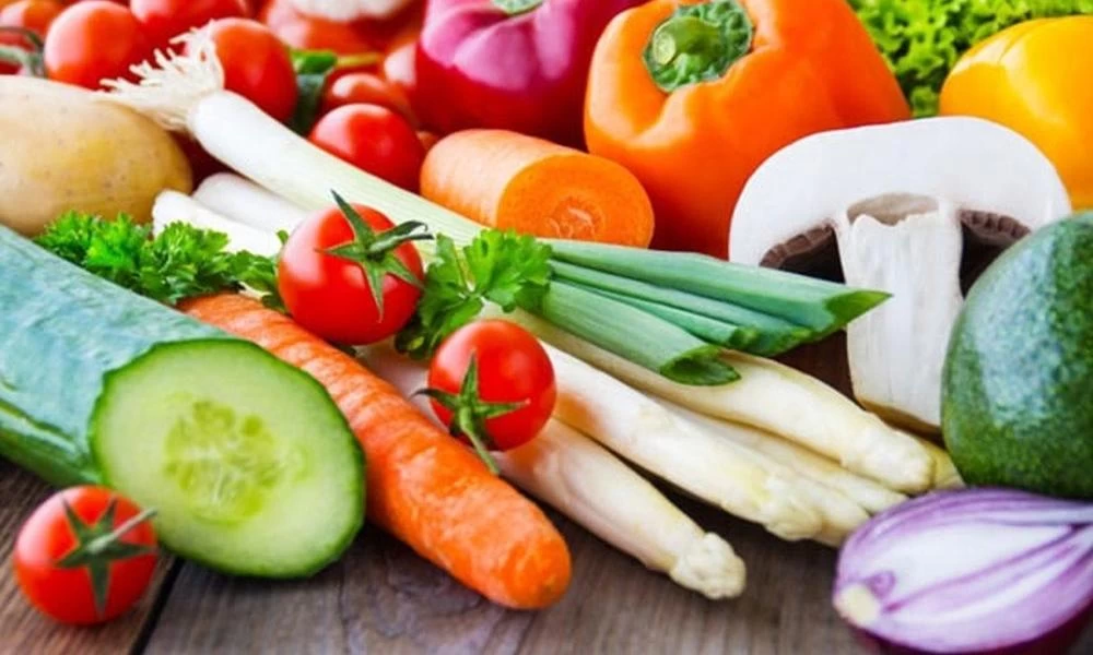 Δέκα τροφές που θα ανεβάσουν τη διάθεσή σας ενώ μένετε σπίτι